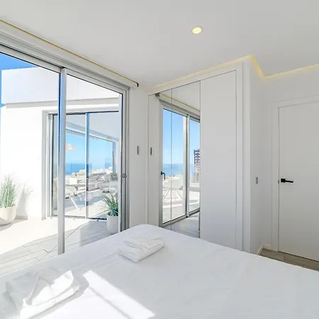 Daire White Haven - Ocean View, Airco, Heated Pool