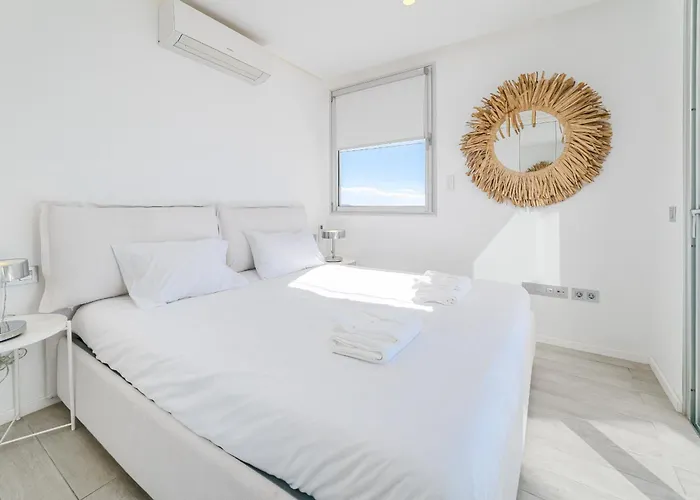 Daire White Haven - Ocean View, Airco, Heated Pool *